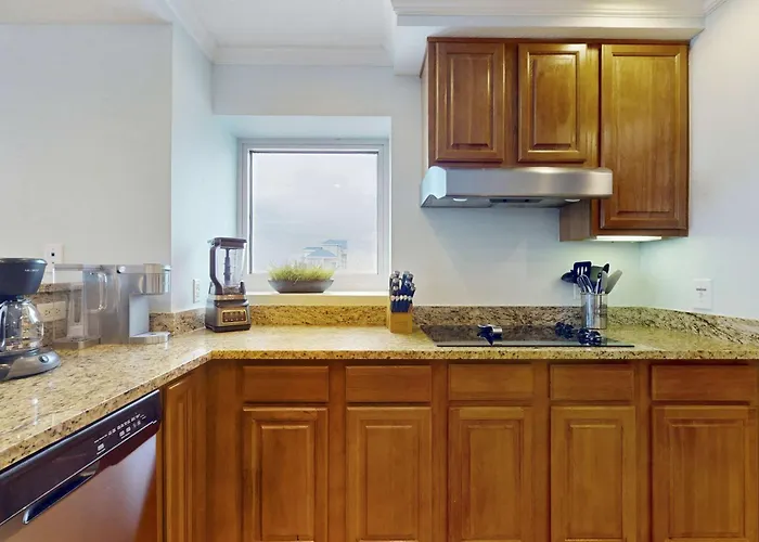 Luxurious Beachfront W Incredible Gulf View & Shared Pool Hot Tub * Gulf Shores