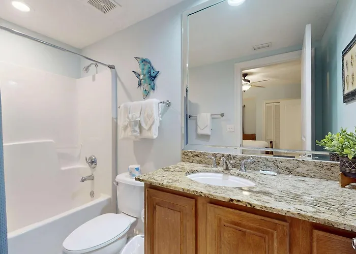 Luxurious Beachfront W Incredible Gulf View & Shared Pool Hot Tub Holiday home *