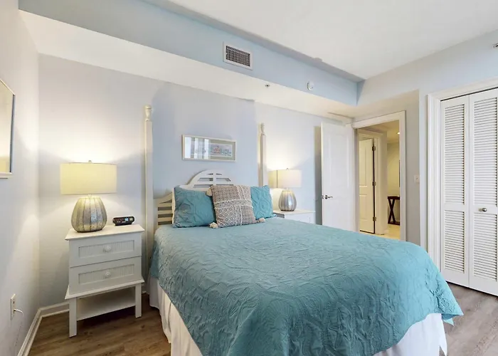 Luxurious Beachfront W Incredible Gulf View & Shared Pool Hot Tub * Gulf Shores