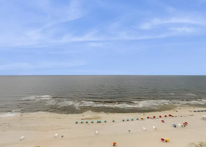 Luxurious Beachfront W Incredible Gulf View & Shared Pool Hot Tub
